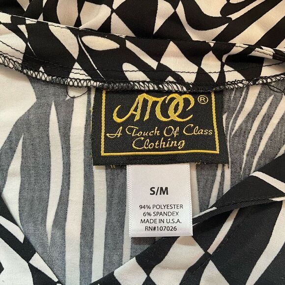 A Touch of Class Clothing Women S/M Tunic Top Black White Abstract Print Stretch - Picture 10 of 11